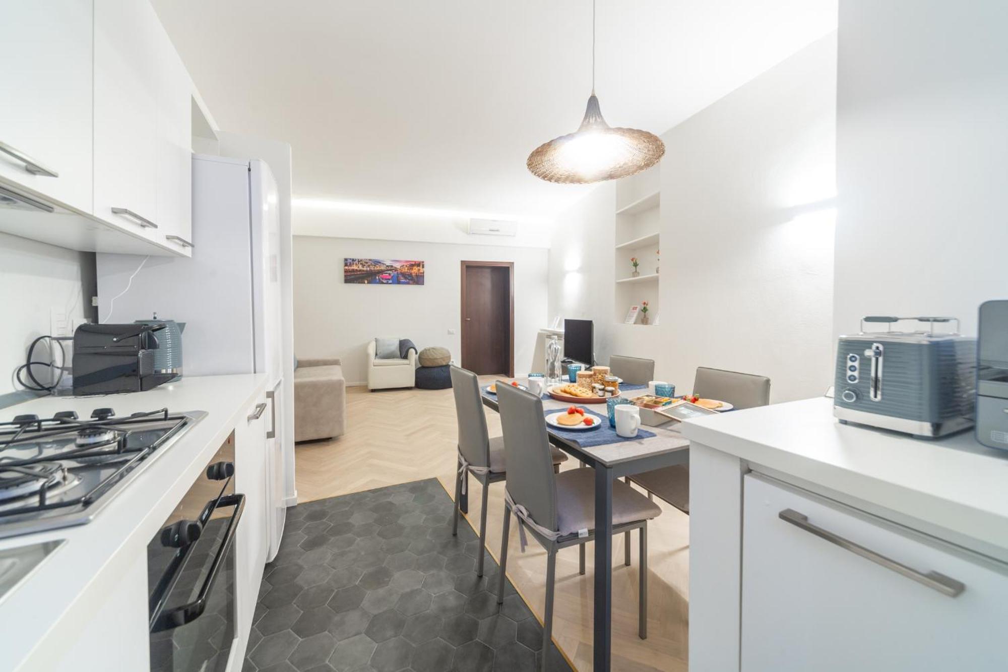 Charming 2-bedroom In Milanese Building Appartement Milan