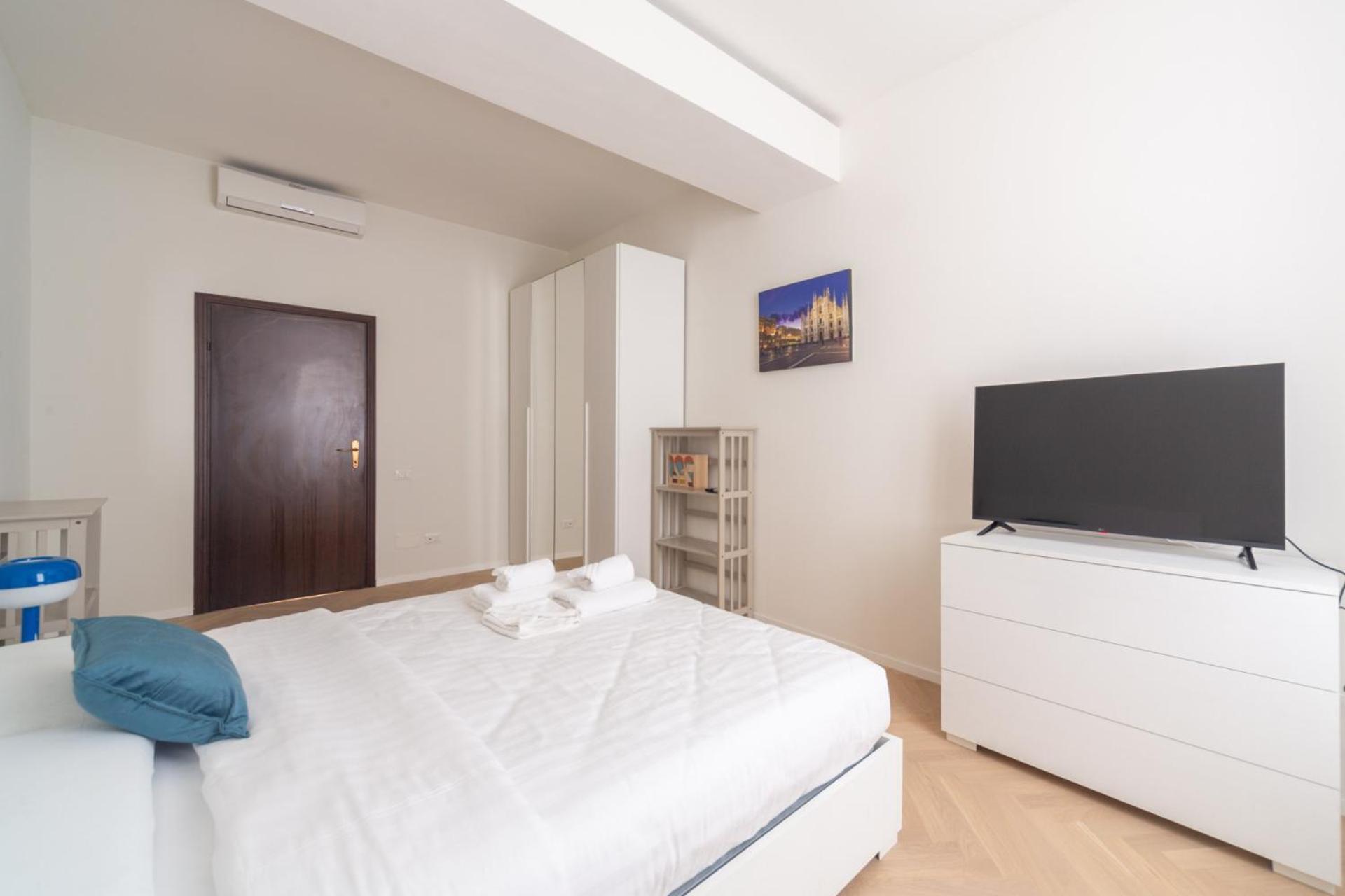 Charming 2-bedroom In Milanese Building Appartement