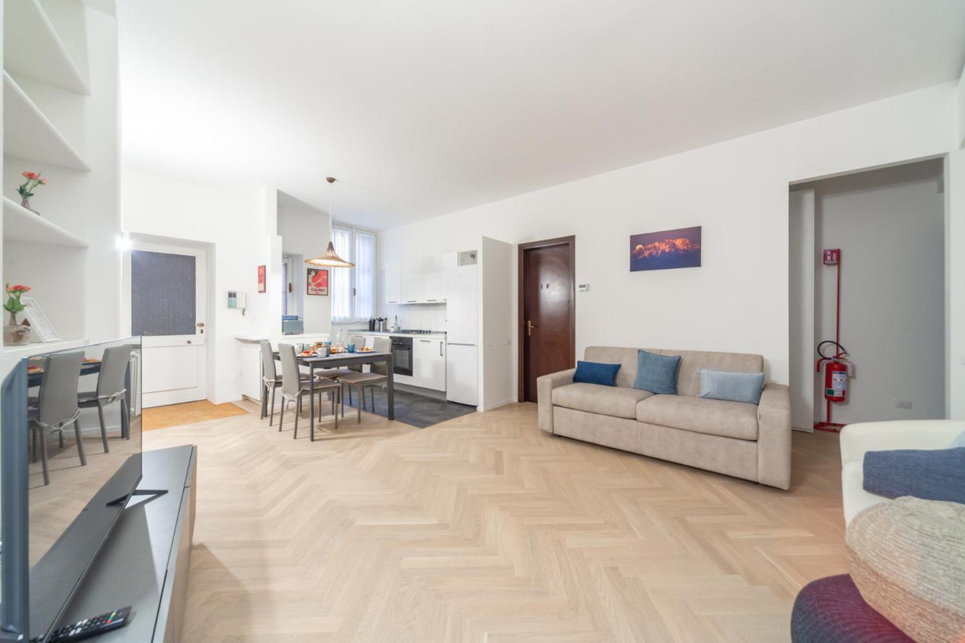 Charming 2-bedroom In Milanese Building