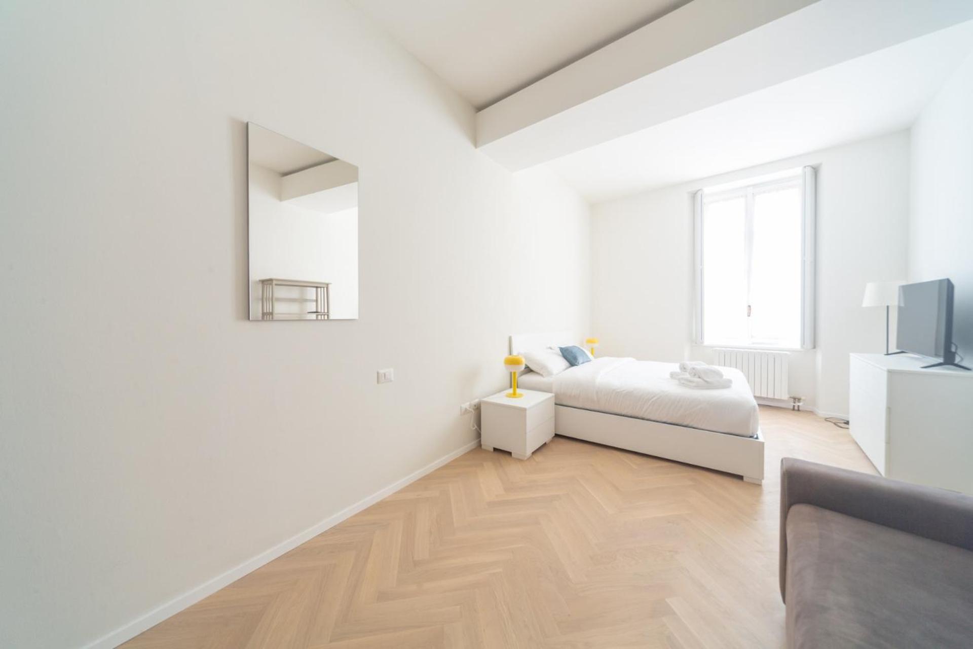 Charming 2-bedroom In Milanese Building Appartement